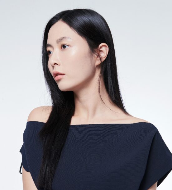 강남 윤헤어라인의원 소개 — 여성 헤어라인 모델
